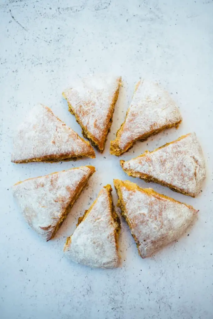 Kürbis Scones mit Frosting (35 Minuten) — VEGANE VIBES