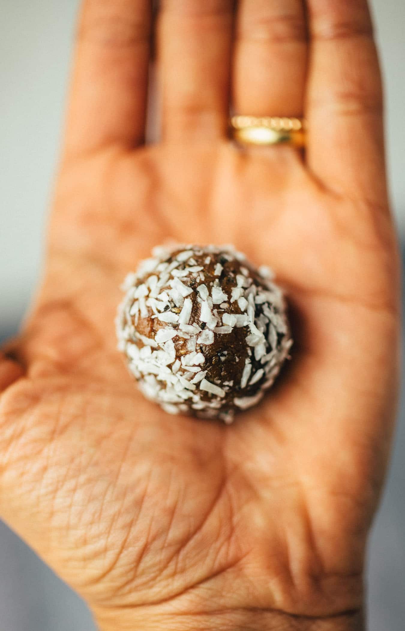 Energy Balls with walnuts and cinnamon (15 minutes)