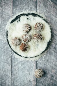 Energy Balls mit Walnüssen und Zimt (15 Minuten)