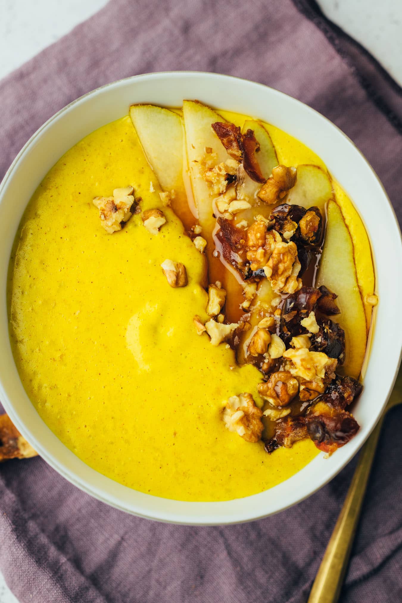 Porridge with turmeric