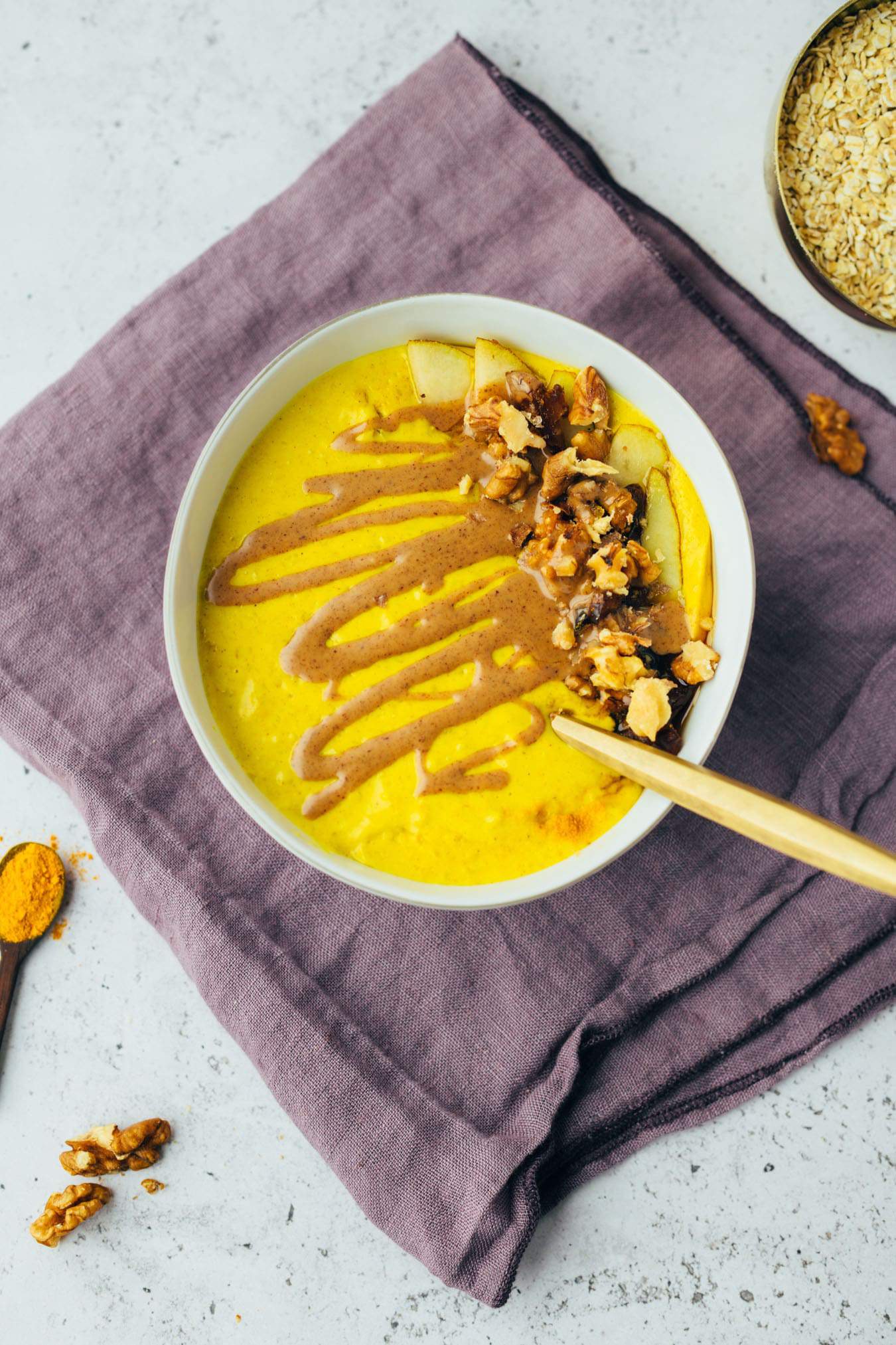 Porridge with turmeric