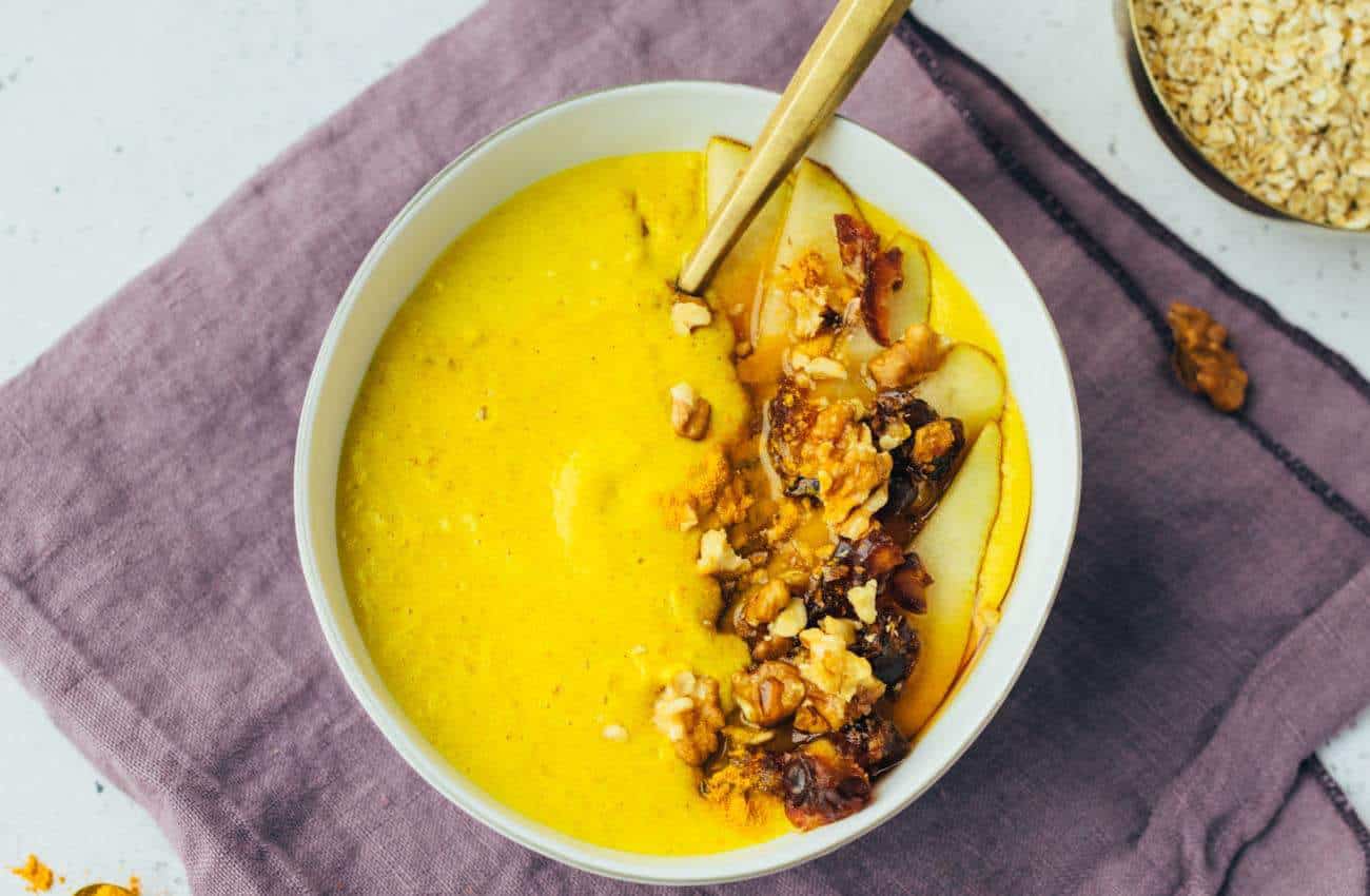 Porridge with turmeric