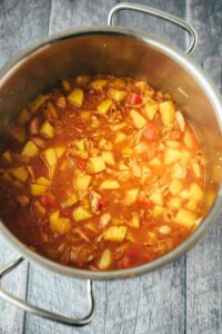 Veganes Gulasch mit Jackfruit