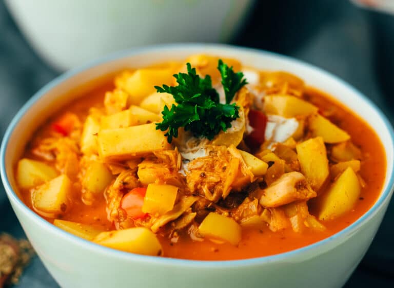 Veganes Gulasch mit Jackfruit