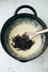 Einfacher Rührkuchen mit Chocolate Chips