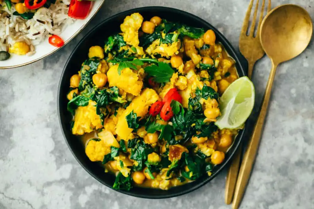 simple cauliflower curry with spinach