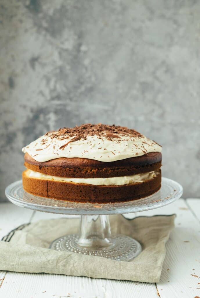 Fruity pineapple cake with cashew frosting