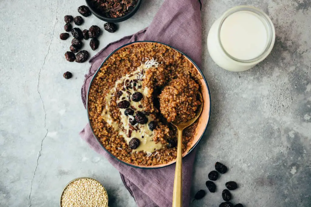 Chocolate Quinoa Bowl (20 minutes)