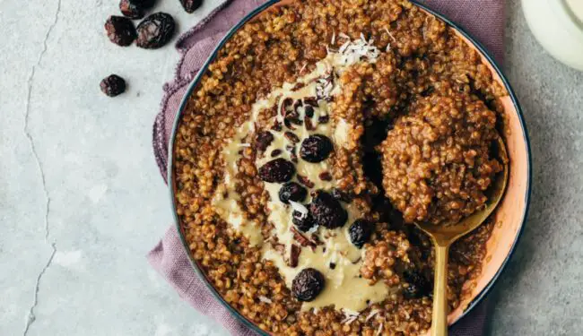 Schoko-Quinoa Bowl (20 Minuten)