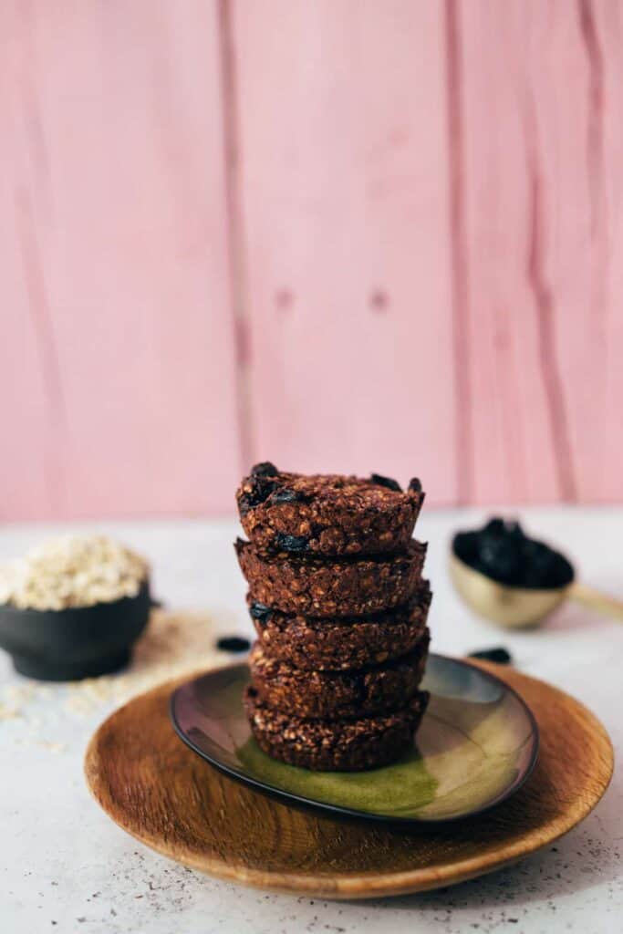 Simple chocolate oat cookies (5 ingredients)