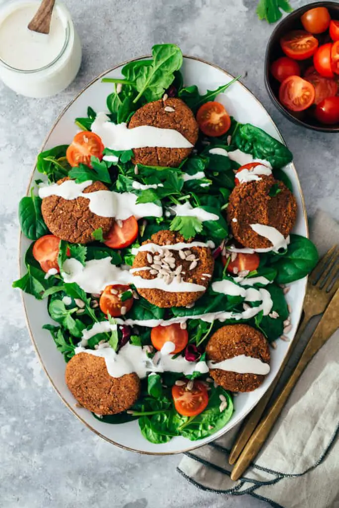 Falafel Patties mit schwarzen Bohnen und Quinoa (gf)