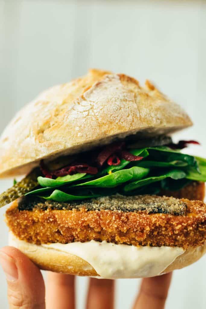 Vegan fish burger with cashew remoulade