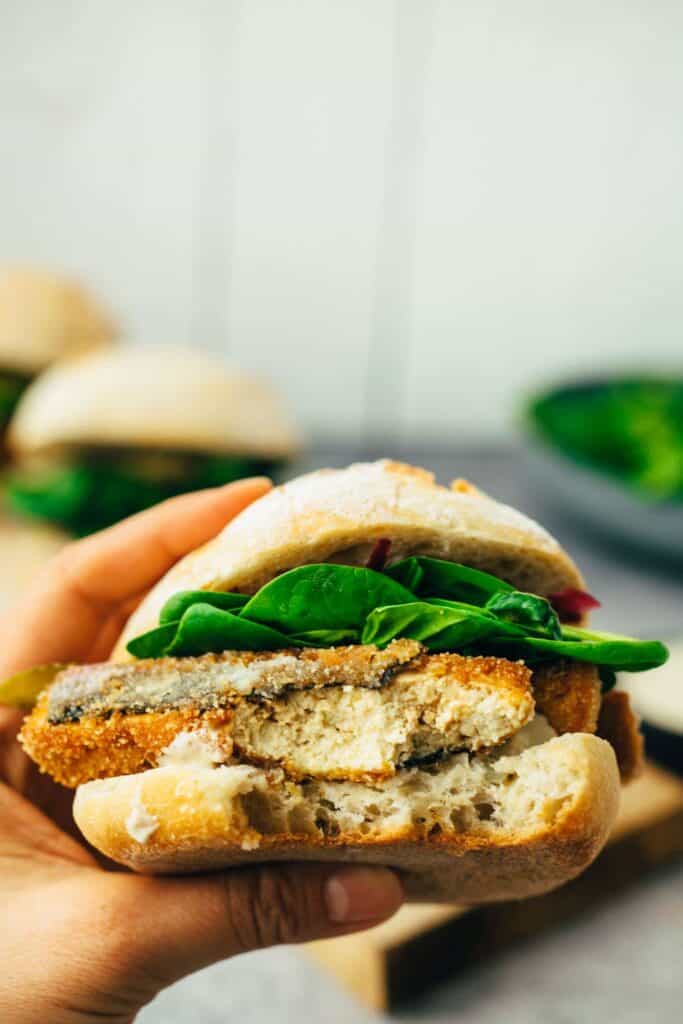 Vegan fish burger with cashew remoulade