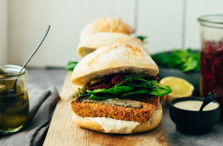 Veganer Fisch Burger mit Cashew-Remoulade