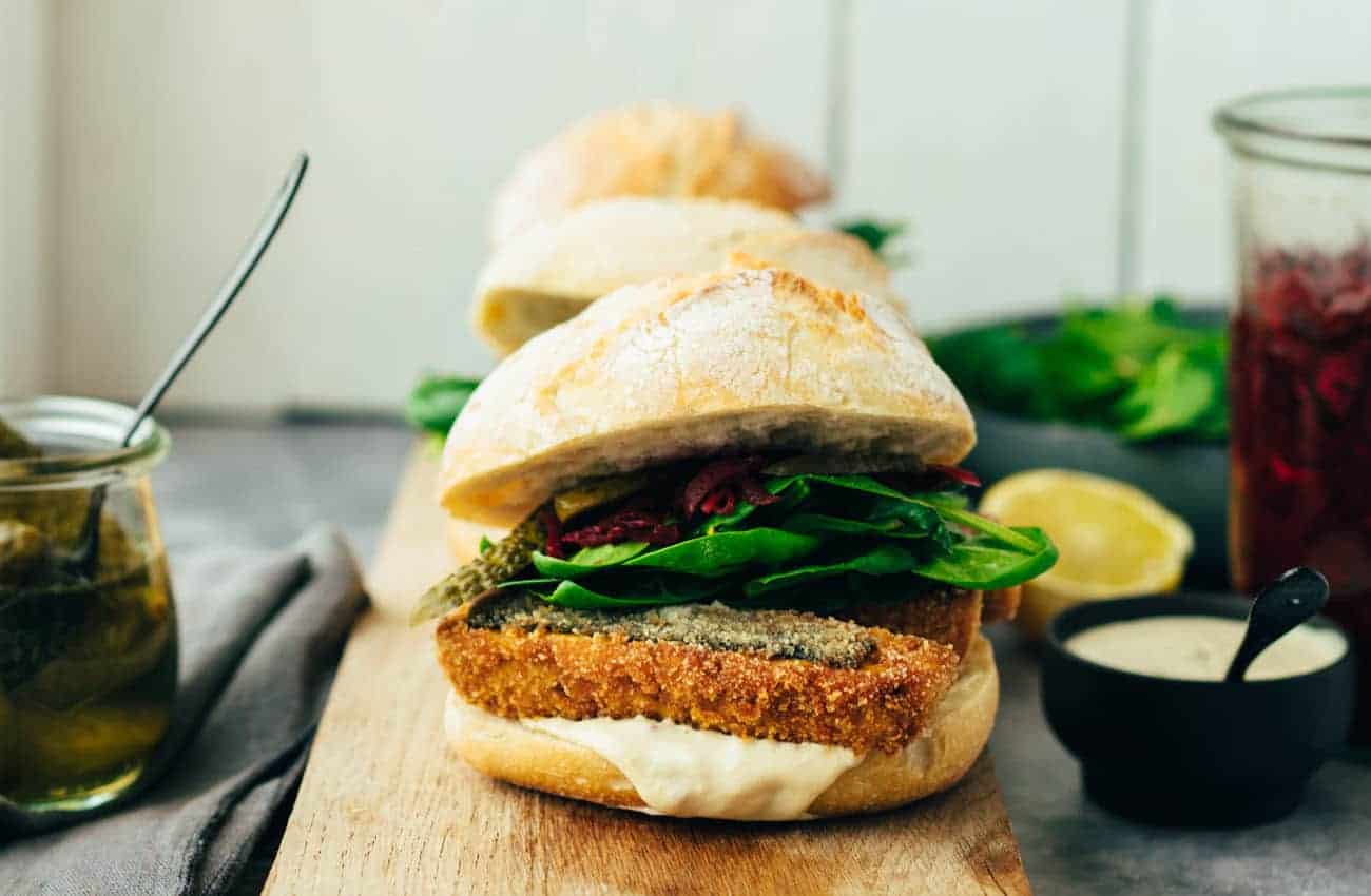 Veganer Fisch Burger mit Cashew-Remoulade — VEGANE VIBES