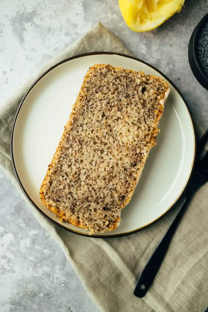 Vegan poppy seed lemon cake