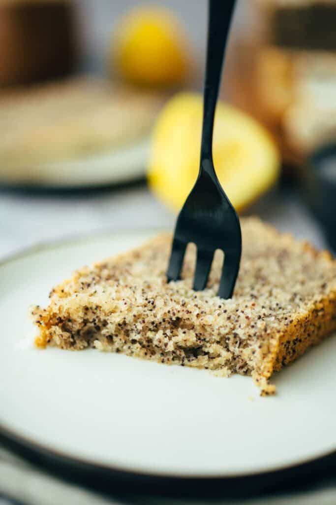 Vegan poppy seed lemon cake
