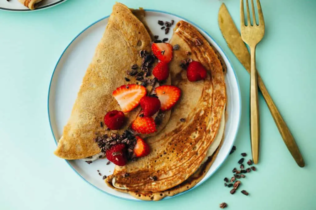 Buckwheat pancakes with cashew cream (gf)