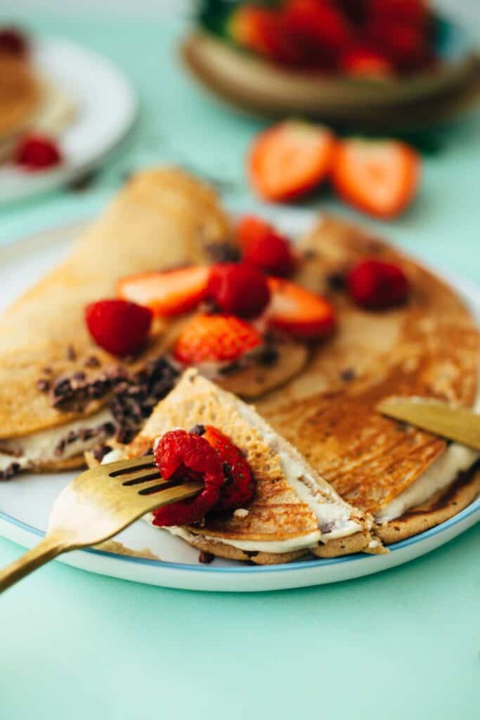 Buckwheat pancakes with cashew cream (gf)