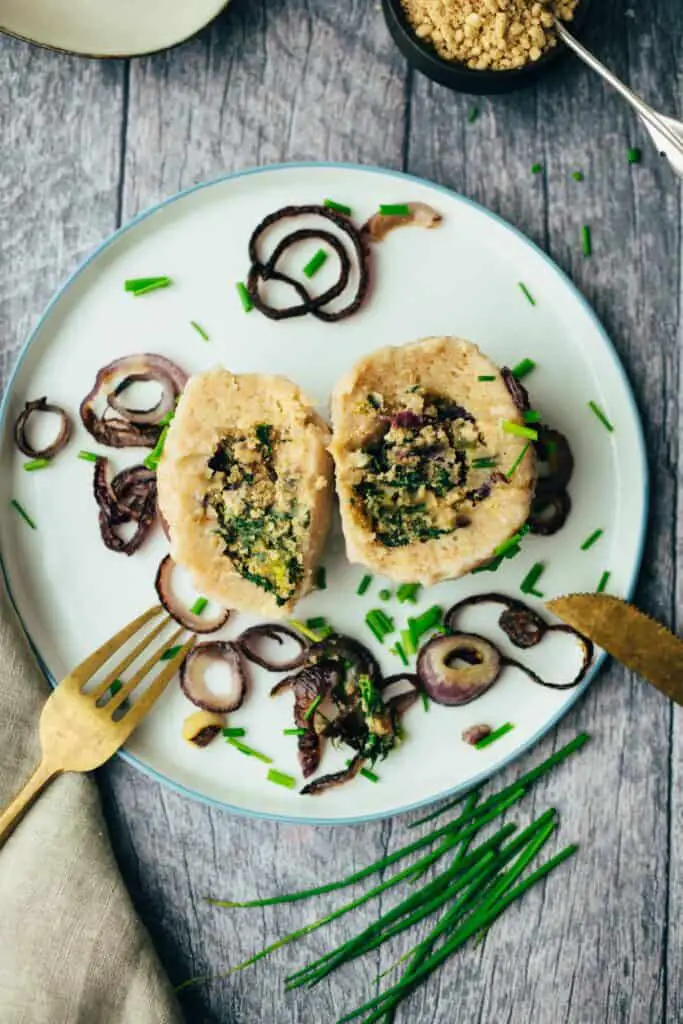 Knödel mit Feta-Spinat Füllung