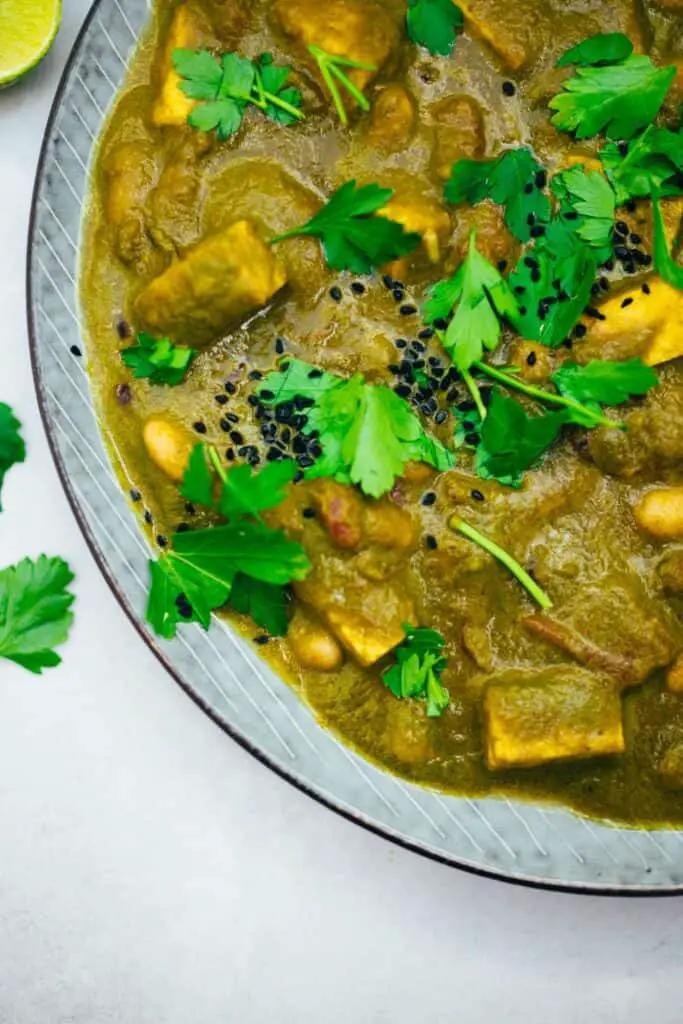 Einfaches Spinat Curry Palak Paneer (30 Minuten)