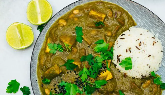 Einfaches Spinat Curry Palak Paneer (30 Minuten)