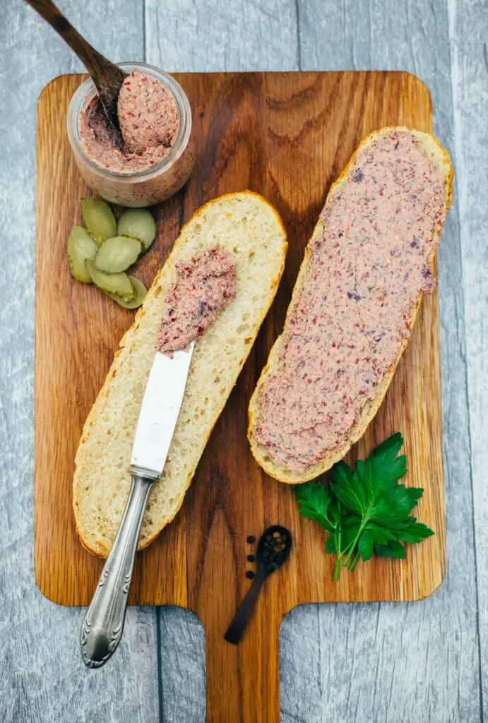 Vegan spread liver sausage style (10 minutes)