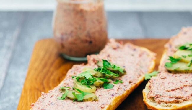 Veganer Aufstrich Leberwurst Art (10 Minuten)