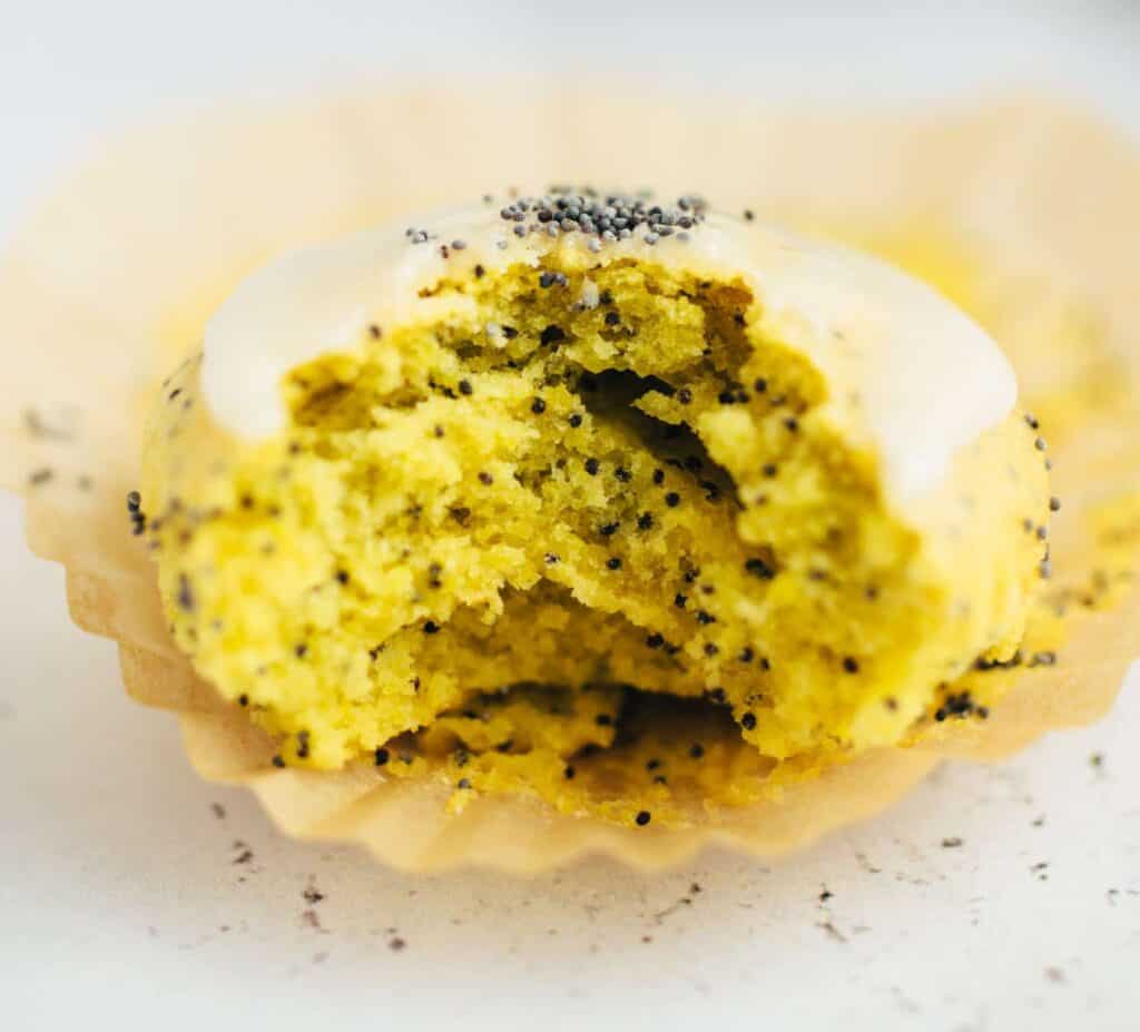 Poppy seed lemon muffins (35 minutes)