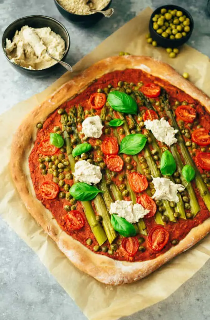 Pizza mit Ricotta und gruenem Spargel vegan Rezept 6 - vegane Rezepte