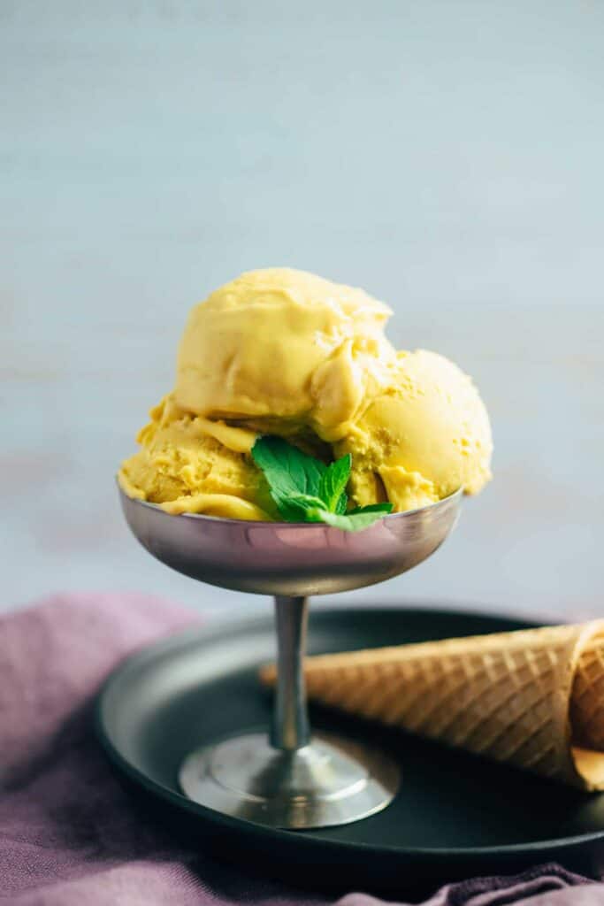 Creamy mango ice cream (with or without ice cream maker)