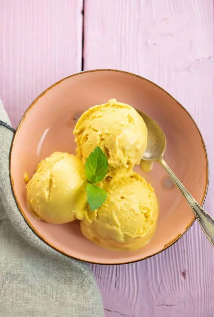 Creamy mango ice cream (with or without ice cream maker)