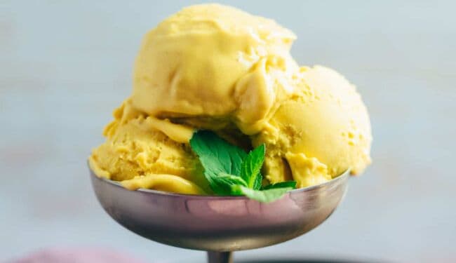Cremiges Mango Eis (mit oder ohne Eismaschine)