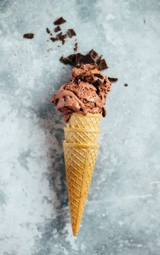 Creamy vegan chocolate cherry ice cream (with and without ice cream maker)