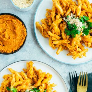 Nudelsalat mit Cashew-Tomaten Pesto