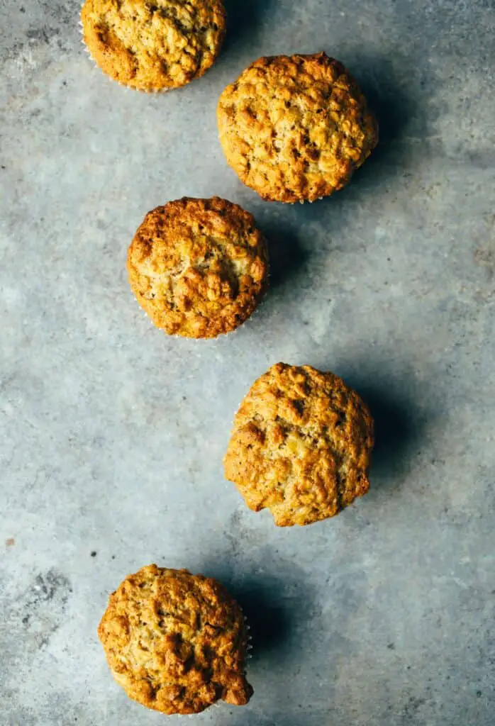 Einfache Bananen Nuss Muffins — VEGANE VIBES