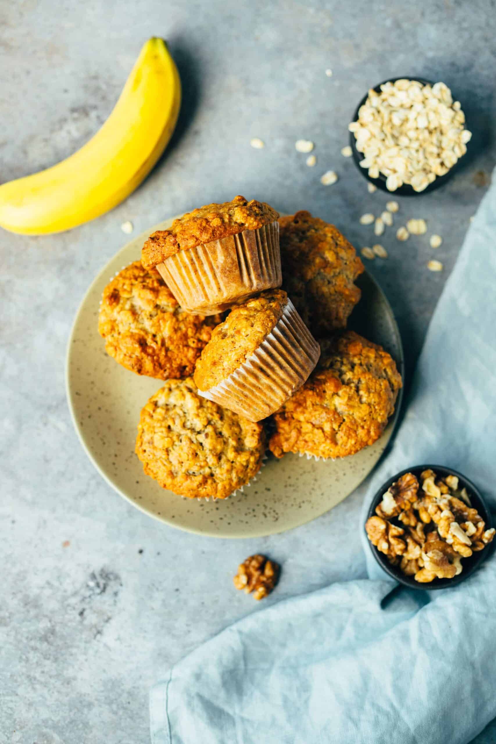Einfache Bananen Nuss Muffins — VEGANE VIBES