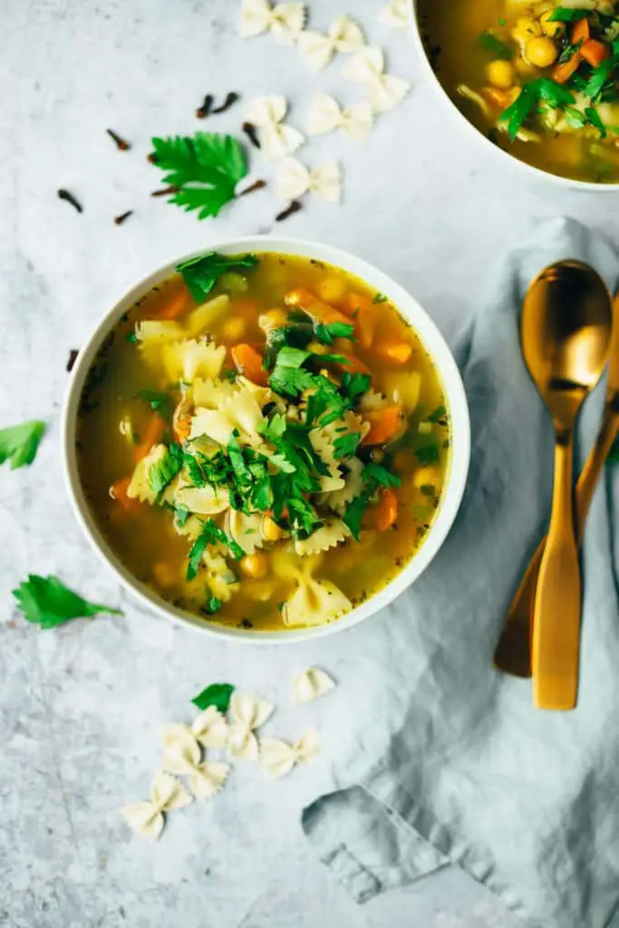 Oma’s Hühnersuppe vegan