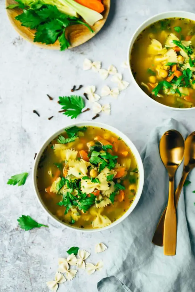 Oma’s Hühnersuppe vegan