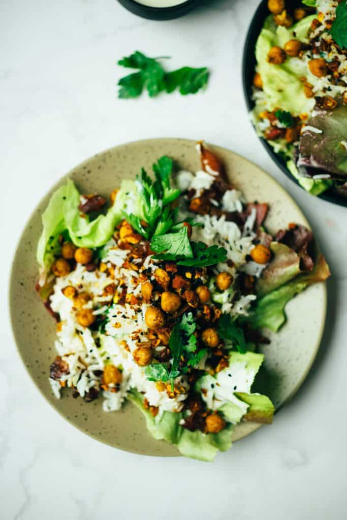 Oriental salad with apricots &amp; chickpeas