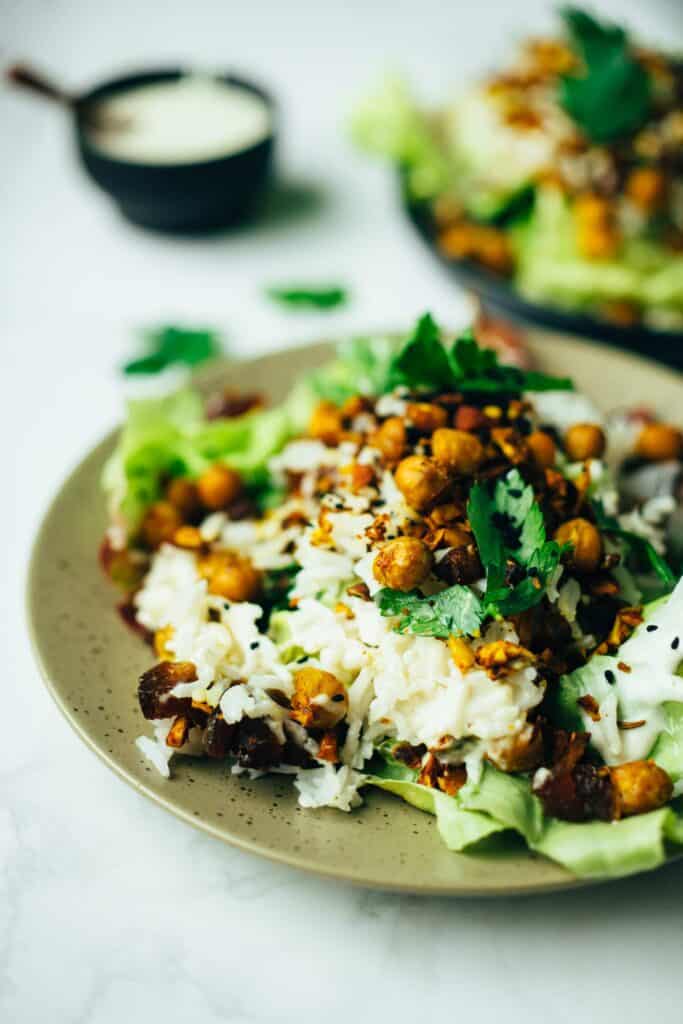 Oriental salad with apricots &amp; chickpeas