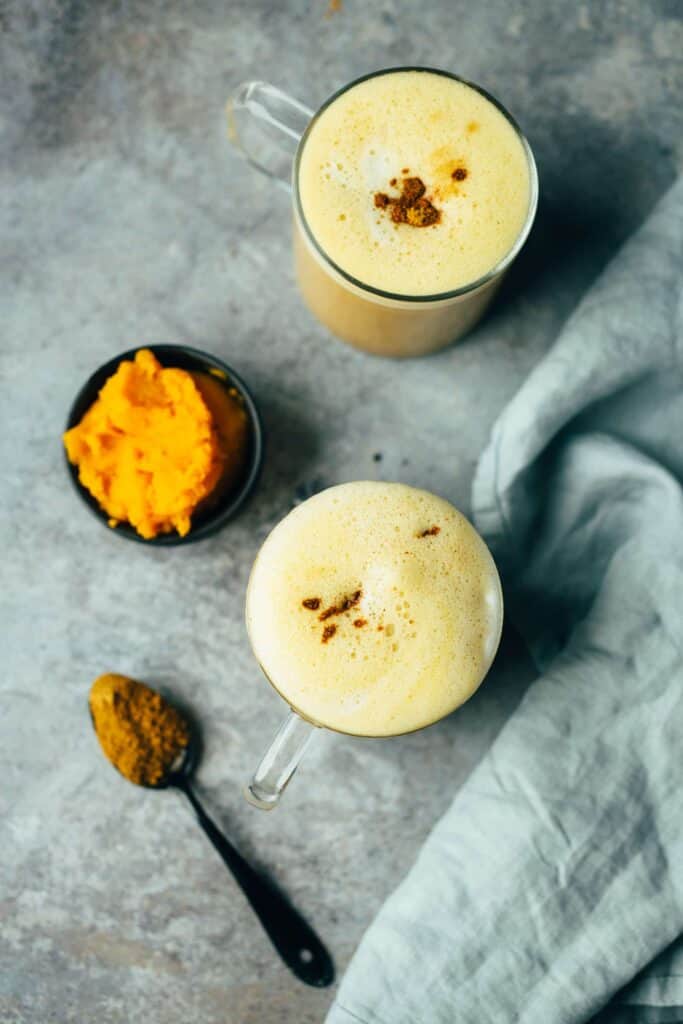 vegan Pumpkin Spice Latte (4 ingredients)