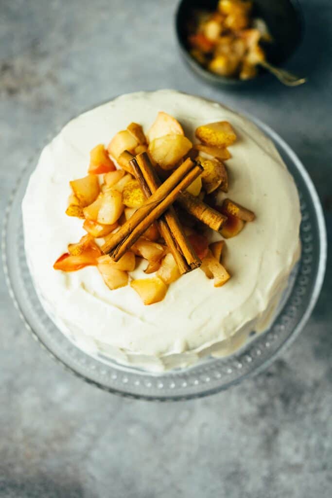 Simple baked apple pie (vegan)