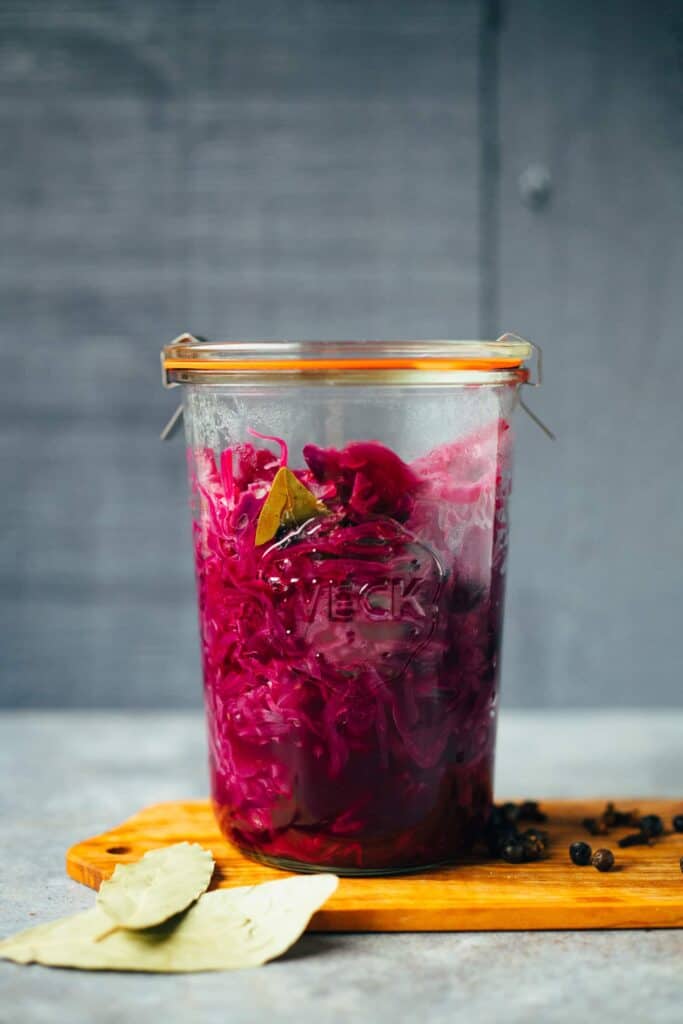 Winter red cabbage with apple (vegan)