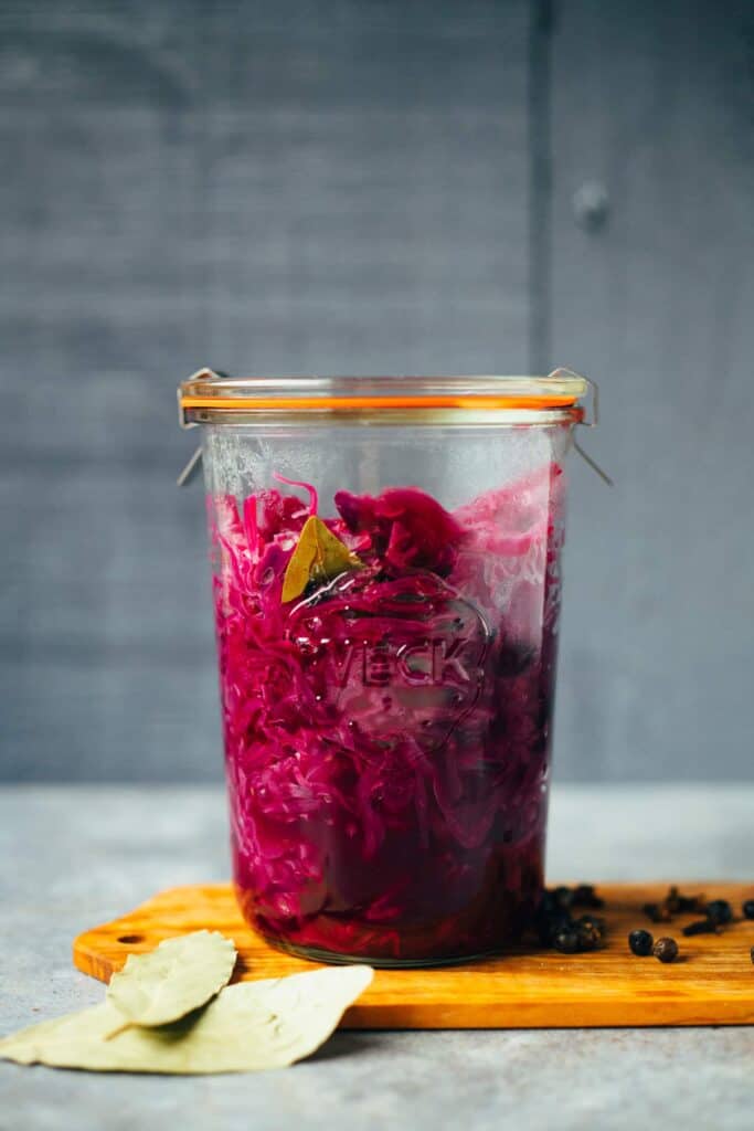 Winterlicher Rotkohl mit Apfel (vegan)