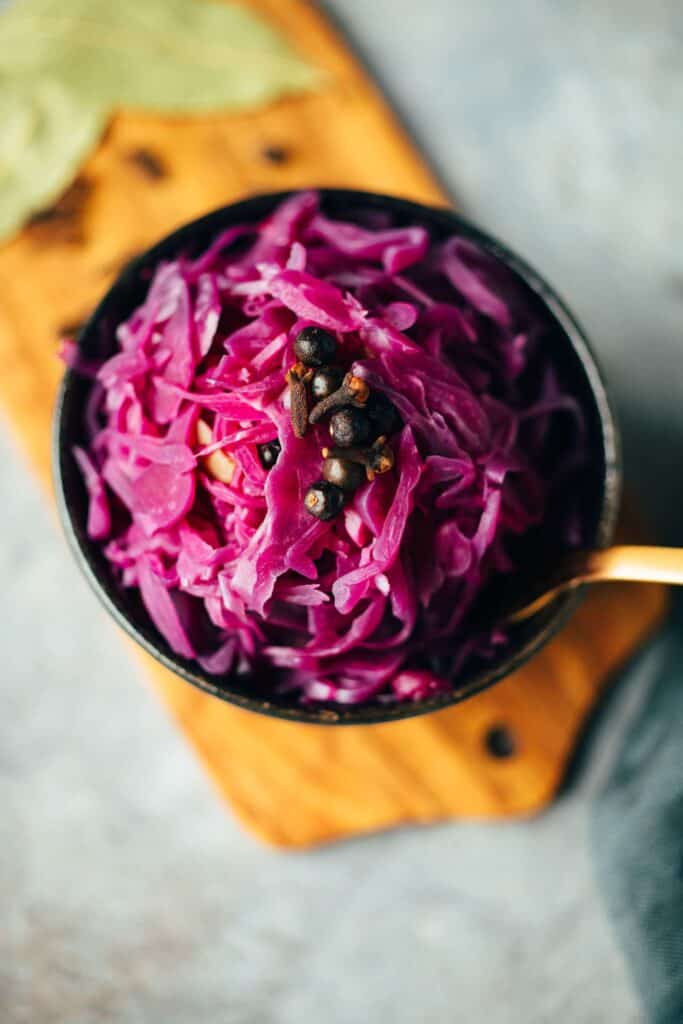Winter red cabbage with apple (vegan)