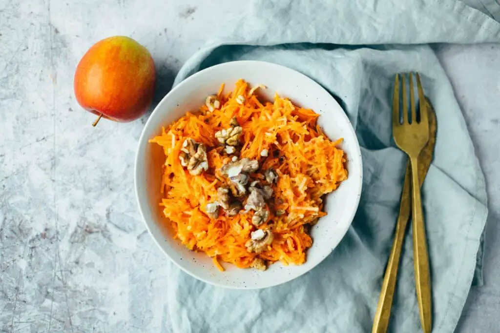 Apfel-Karotten Salat - vegan &amp; glutenfrei (10 Minuten)