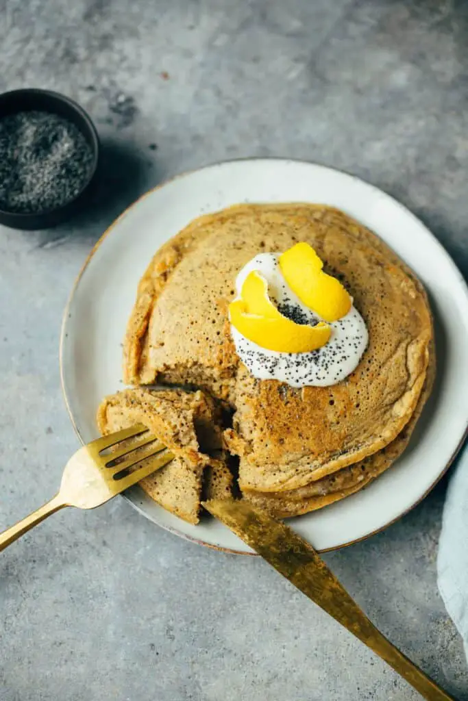 Poppy seed lemon pancakes (oil free)