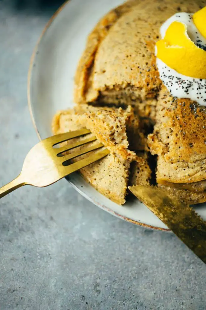 Poppy seed lemon pancakes (oil free)