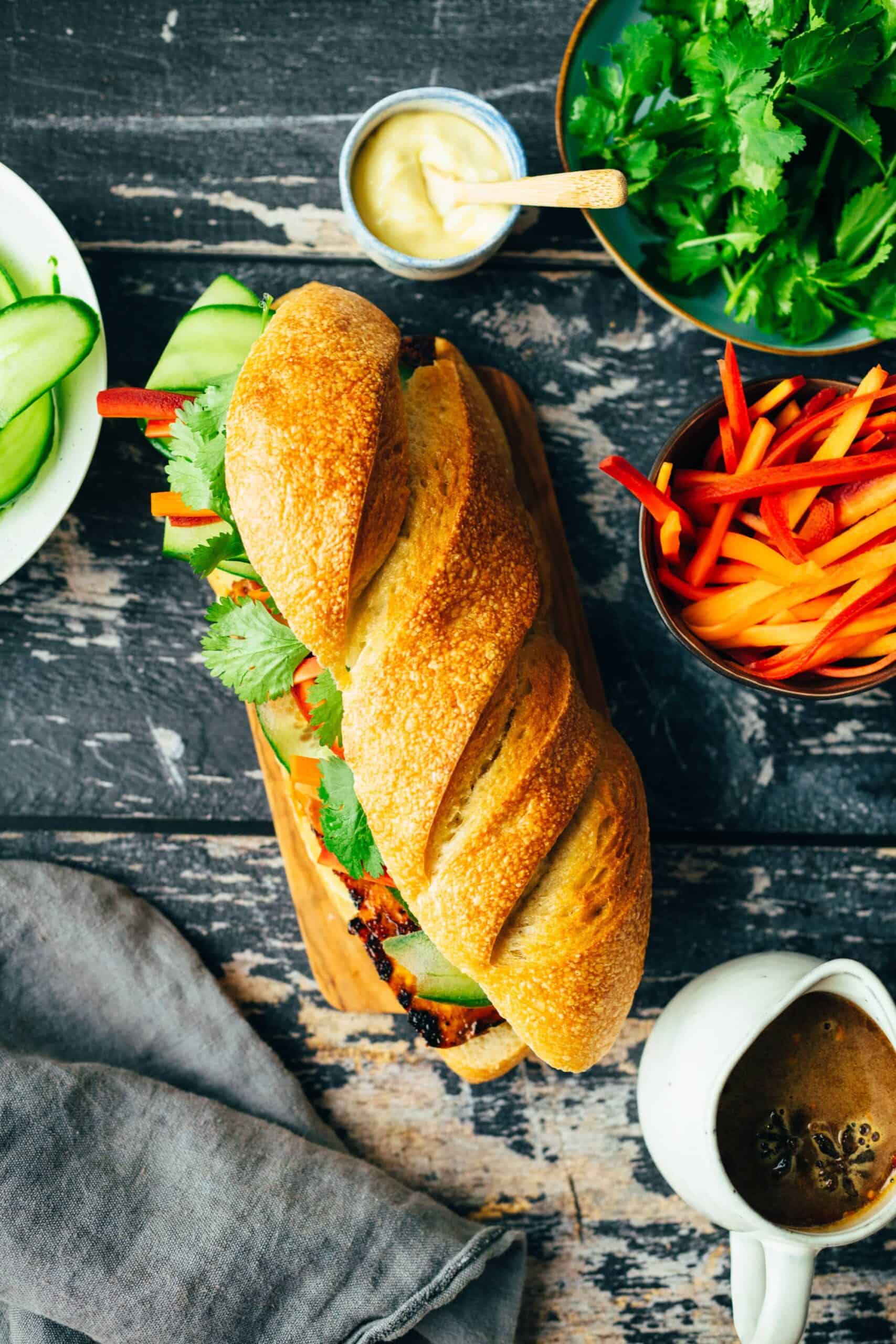 Vietnamesisches Bánh Mi Sandwich vegan - 25 Minuten — VEGANE VIBES